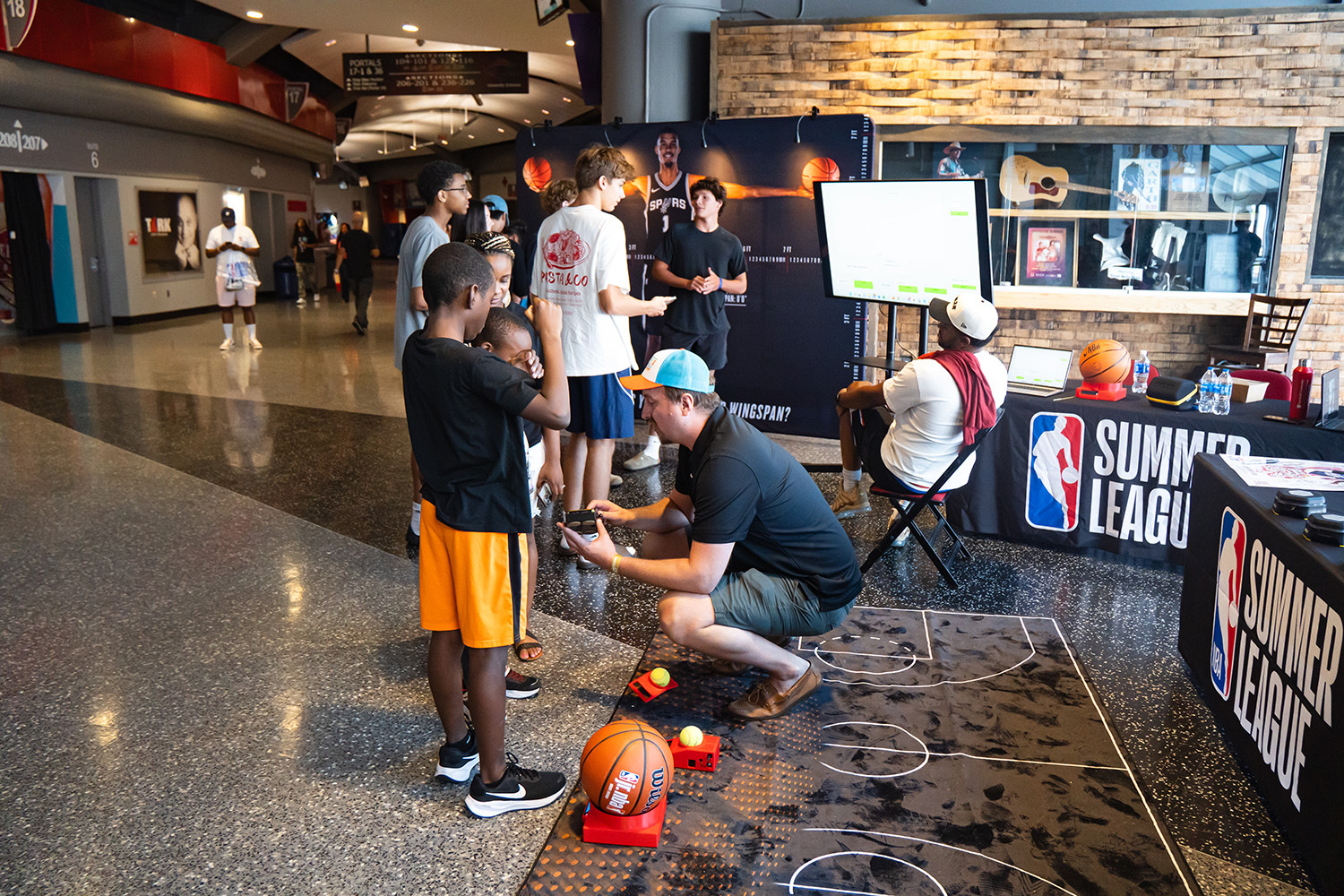 SL25-photo-concourse-STEM_Activation-071925-JC-7-resize